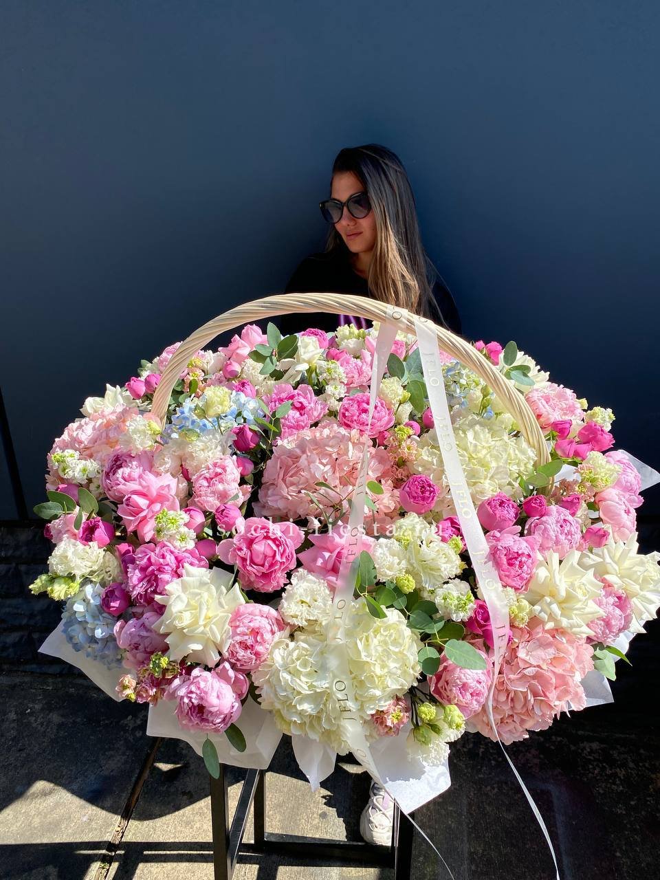 Премиум цветочная корзина в Южно-Сахалинске