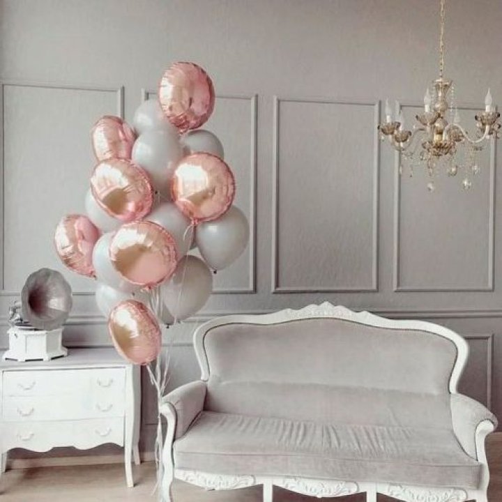 Фонтан шаров "Софт рози" в Южно-Сахалинске