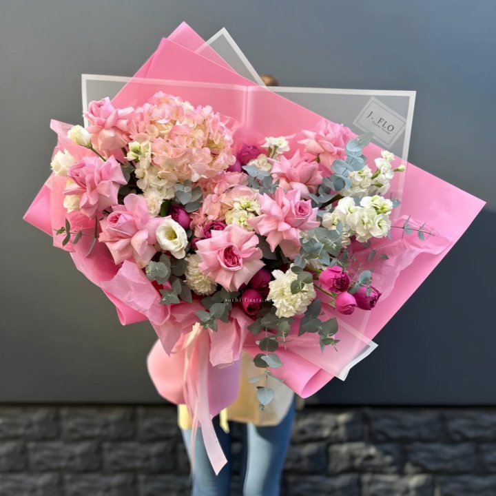 Дизайнерский букет №25 с доставкой в Южно-Сахалинске