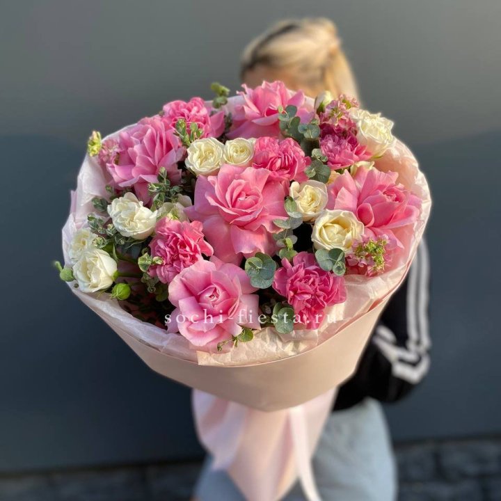  Букет "Малина" с доставкой в Южно-Сахалинске