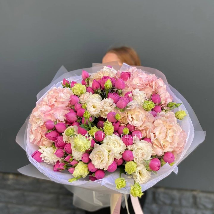  Букет  гортензий и Мисти с доставкой в Южно-Сахалинске