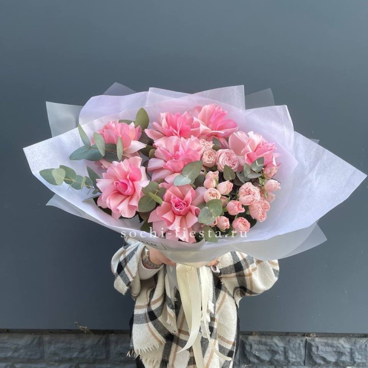 Букет французских и пионовидных роз  в Южно-Сахалинске