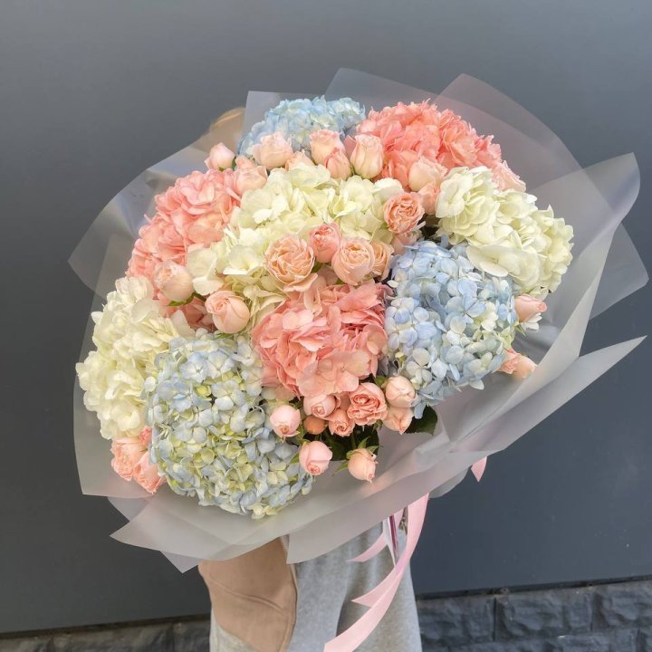 Дуо гортензии и бомбастик в Южно-Сахалинске