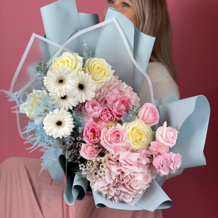 Дизайнерский букет "Адель" в Южно-Сахалинске