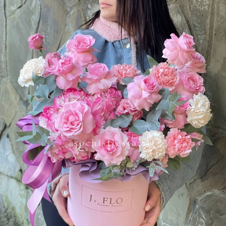 Цветочный бокс "Эсмиральда" в Южно-Сахалинске