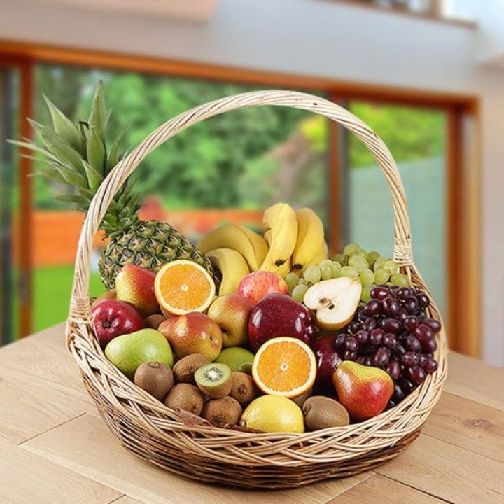 Фруктовая корзина №1 с доставкой в Южно-Сахалинске