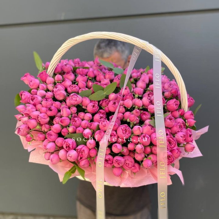 Корзина роз Мисти Баблс 101 в Южно-Сахалинске