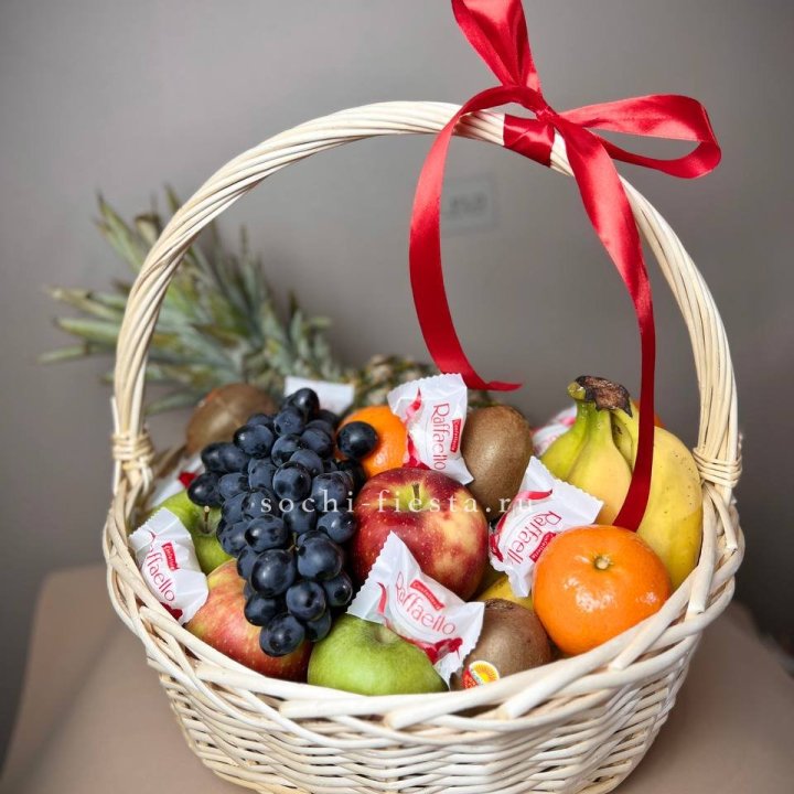 Фруктовая корзина №3 с доставкой в Южно-Сахалинске