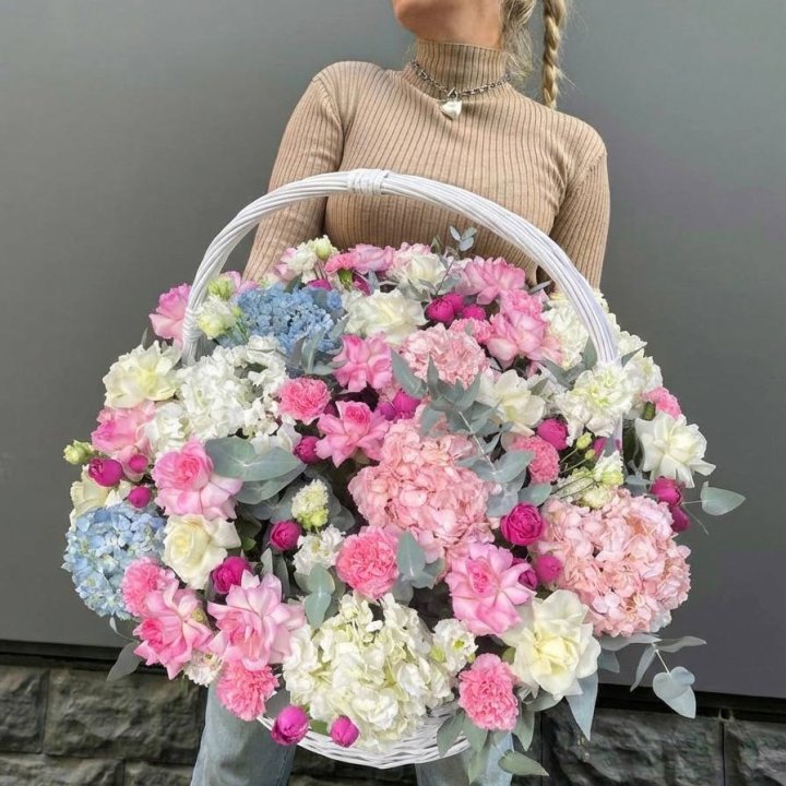 Цветочная корзина №3 с доставкой в Южно-Сахалинске