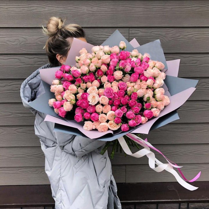 55 роз микс кустовых в Южно-Сахалинске