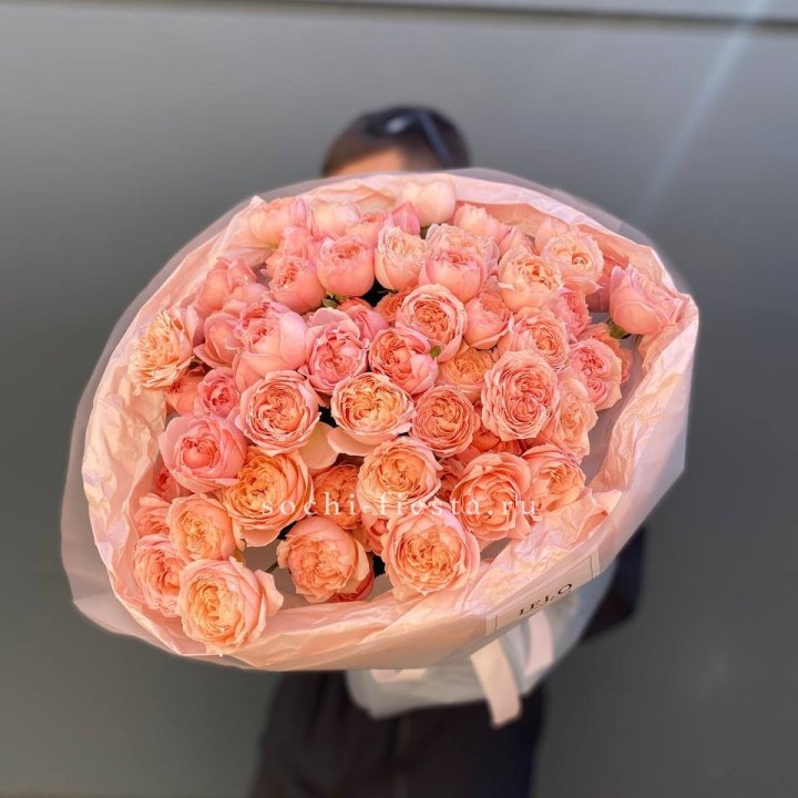 Букет из 21 пионовидной розы Джульетта в Южно-Сахалинске