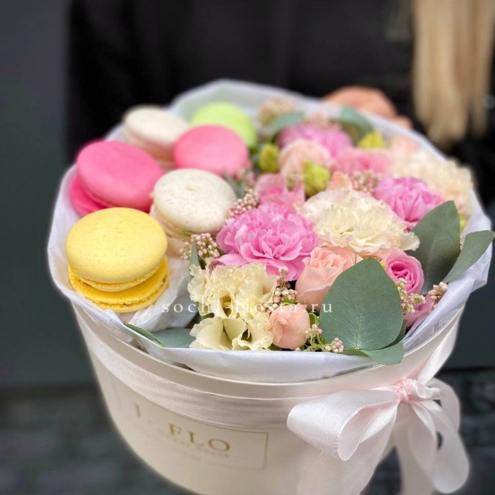 Бокс с макаронс "Тендернес" с доставкой в Южно-Сахалинске