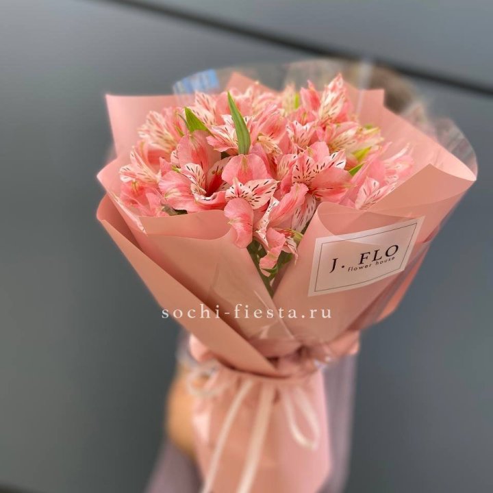 Букет альстромерий розовых в Южно-Сахалинске