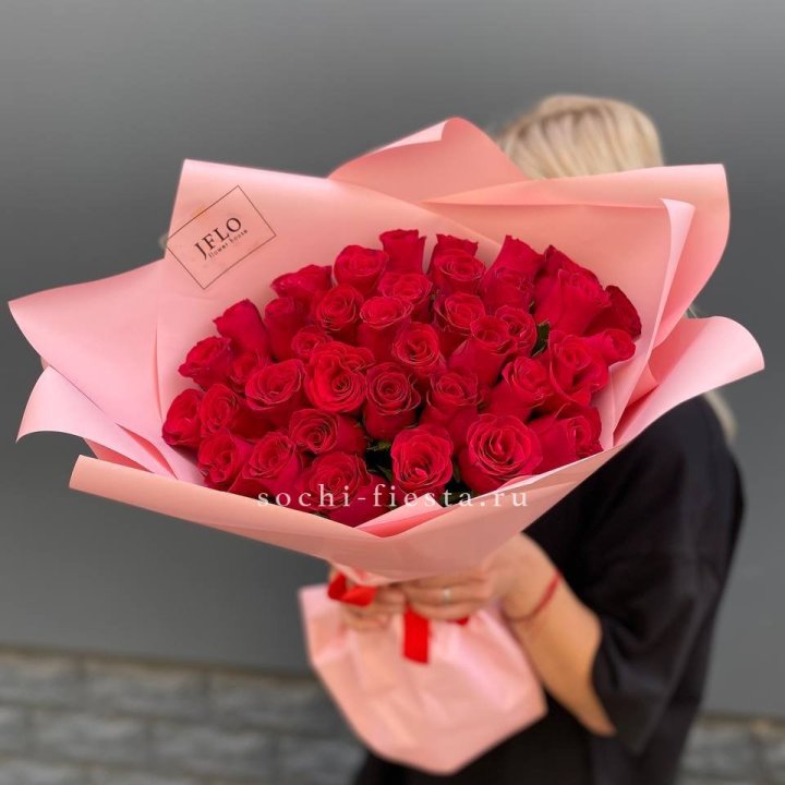 35 красных роз в Южно-Сахалинске