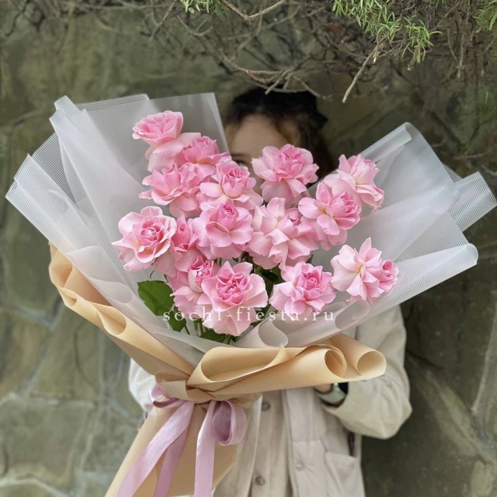 Букет из 15 французских роз Пинк дрим в Южно-Сахалинске