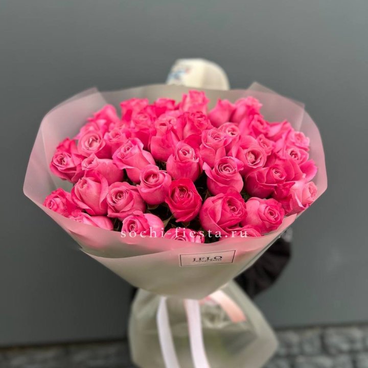 Роза малиновая в Южно-Сахалинске