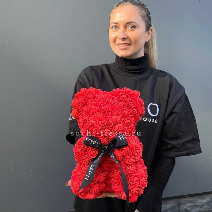 Медведь из роз красный в Южно-Сахалинске